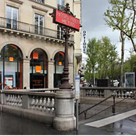 Place De La Madeleine 3 Parijs